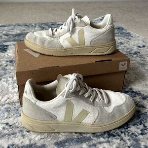 Veja - V10 B Mesh White Natural Pierre Sneakers Size 8, 39 Women’s